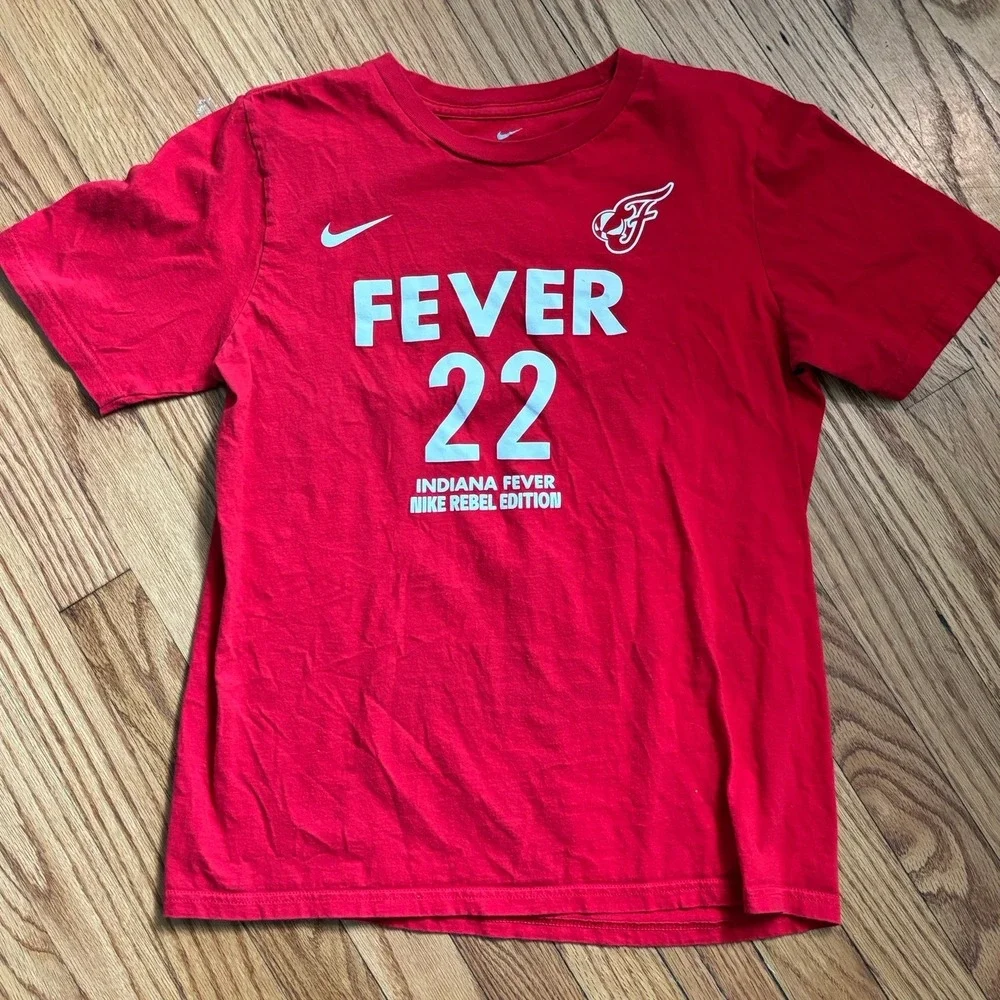 Nike Caitlin Clark #22 WNBA Indiana Fever Rebel Edition Sz XL Red Tee Shirt 🏀